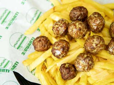 Patate con Polpettine di Scottona e Fonduta di Cheddar