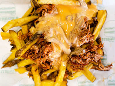 Patate con Fonduta di Cheddar e Pulled Pork