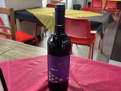 Vino rosso merlot