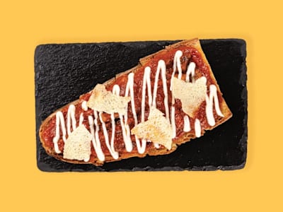 Bruschetta all'Amatriciana, Guanciale Stagionato e Fonduta Pecorino Romano DOP