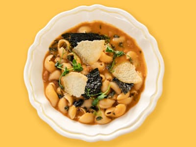 Conchiglietta in Zuppa di Fagioli, Pomodoro del Piennolo del Vesuvio DOP, Cavolo Nero e Pecorino Romano DOP