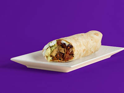Burrito con Planted Mix di Carne Vegetale Speziata e Pollo Vegetale.
