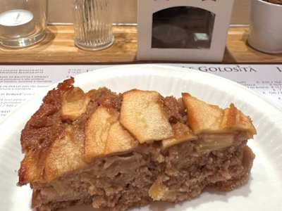 TORTA MELA E CANNELLA VEGANA - FETTA