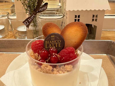 PANNA COTTA CON FRUTTI DI BOSCO
