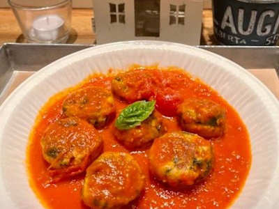 POLPETTINE AL SUGO DI POMODORO E BASILICO
