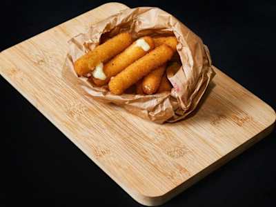 stick mozzarella fritta