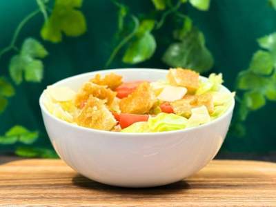 Crispy vegetarian salad
