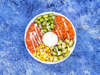 Poke salmone