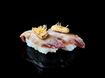 Nigiri Tonno scottato con foie gras 2 pz-141