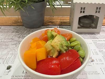 MINI POKE' SALMONE E MANGO