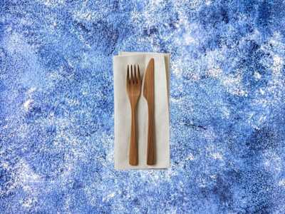Kit di posate: forchetta, coltello e tovagliolo