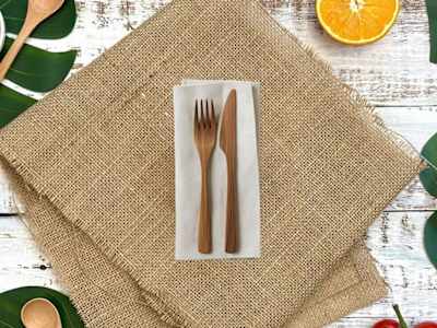 Kit di posate: forchetta, coltello e tovagliolo