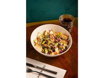 Halloumi salad