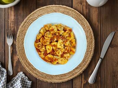 Tortellini al ragù bolognese