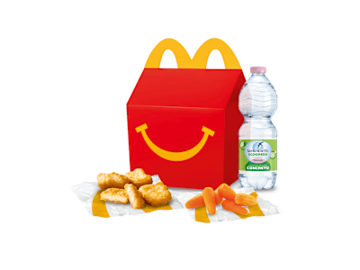 Happy Meal 4 Chicken McNuggets e Carotine