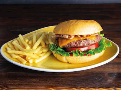 Bacon Cheddar Burger (Gluten Free 🍃)