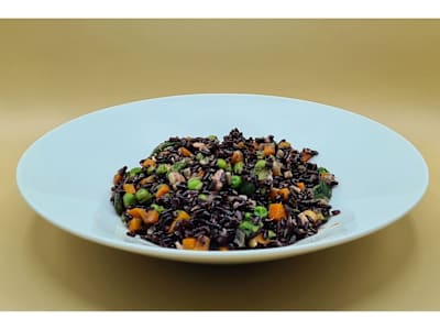 Insalata di Riso Nero Integrale al Salmone*