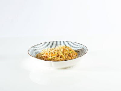 157 SPAGHETTI DI RISO SALTATI CON VERDURE